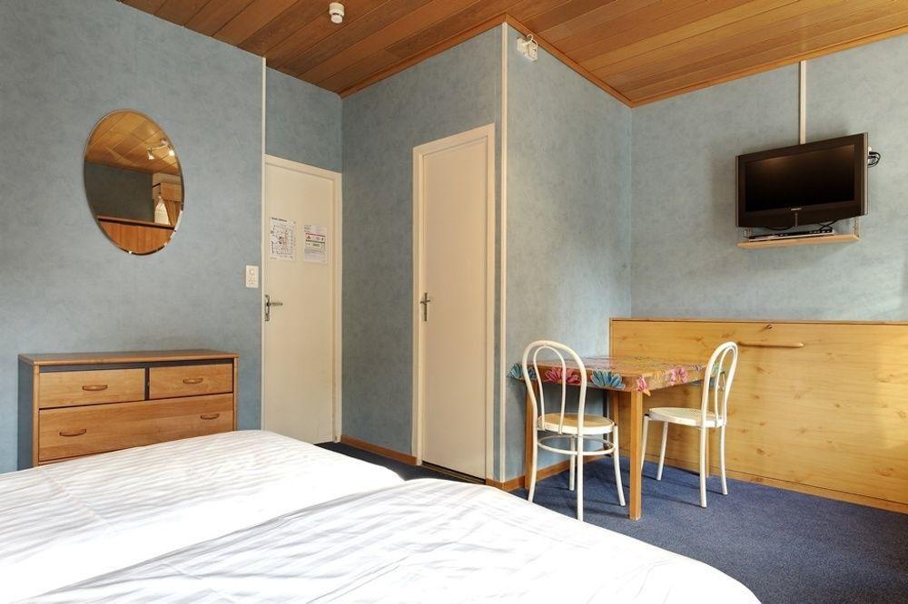 Central Hotel 2*